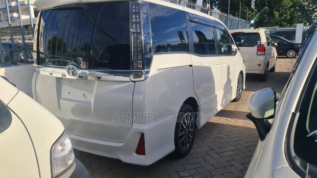 White 2017 Toyota Voxy - High-Quality Minivan Deal
