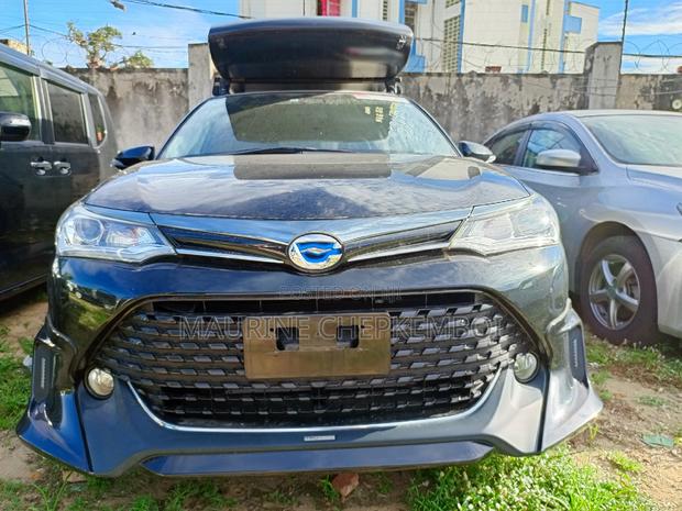 2017 Black Toyota Corolla Fielder: Premium MPV for the Modern Family