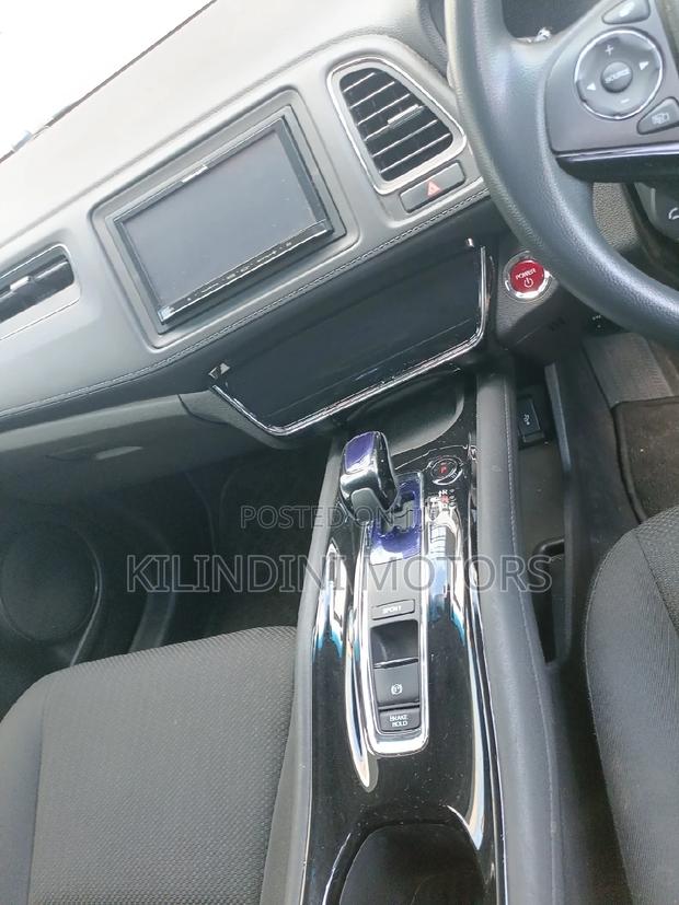 Honda Vezel 2017 White