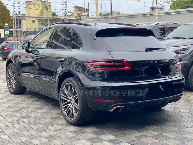 Pre-owned 2016 Porsche Macan S - Black Edition - Luxury SUV