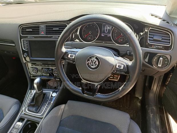 Front-Wheel Drive 2017 Volkswagen Golf TSI S: 4-Door, Black