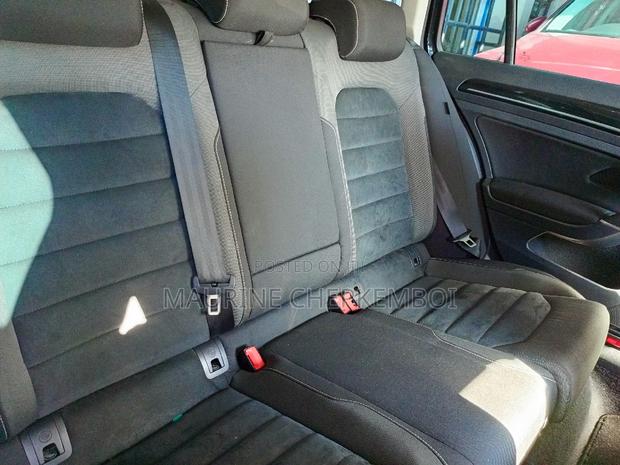 Front-Wheel Drive 2017 Volkswagen Golf TSI S: 4-Door, Black