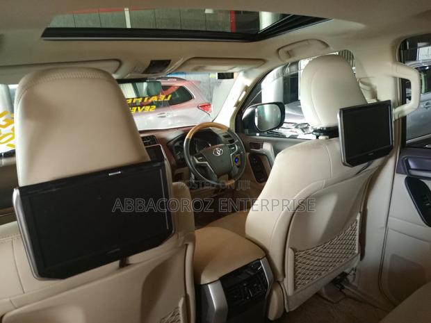 White 2018 Toyota Land Cruiser Prado 3.0 172hp