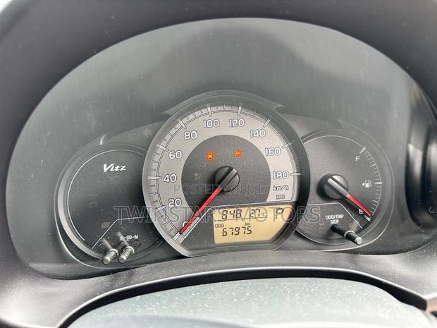 2017 Toyota Vitz 1.3 FWD 5dr - Gray - Used Compact Car