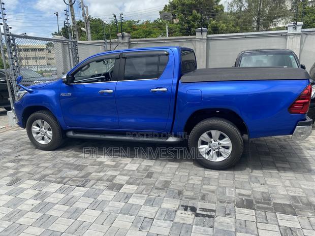 2019 Toyota Hilux Blue: Experience the Ultimate Off-Road Adventure