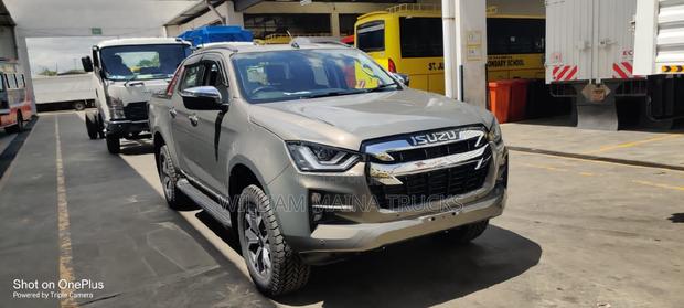 New Isuzu D-MAX 2024 Gray