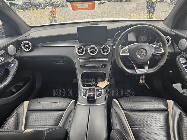 White 2017 GLC-Class Mercedes-Benz - Premium Compact SUV
