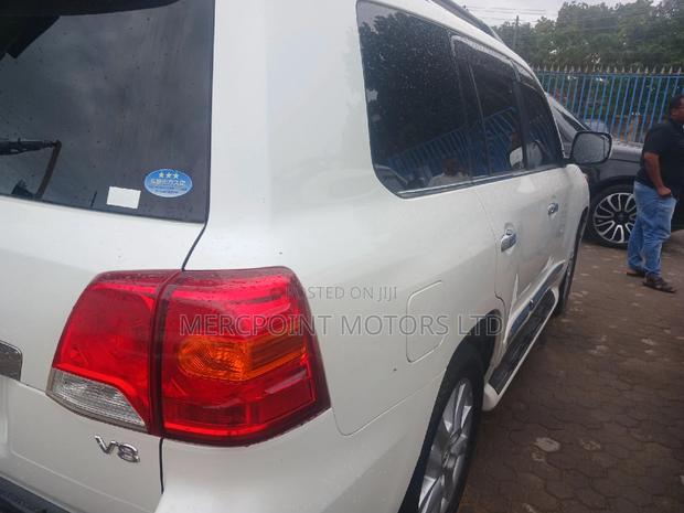 Toyota Land Cruiser 4.6 V8 ZX 2015 White