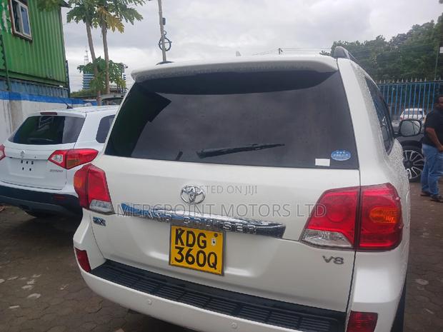 Toyota Land Cruiser 4.6 V8 ZX 2015 White