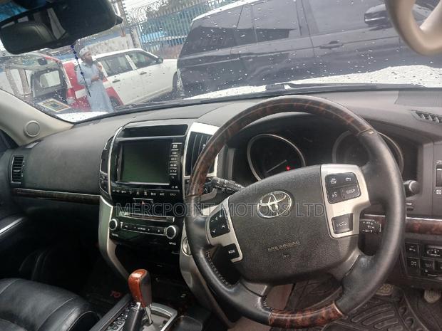 Toyota Land Cruiser 4.6 V8 ZX 2015 White