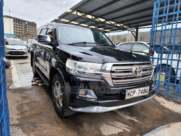 Premium 2013 Toyota Land Cruiser Black - Pre-Owned