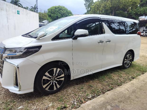 Toyota Alphard 2017 White