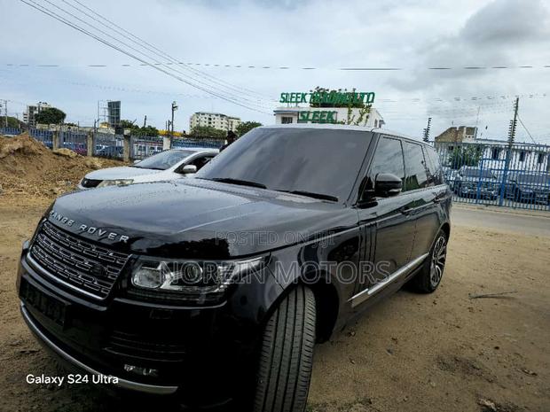2017 Land Rover Range Rover Vogue Matt Black