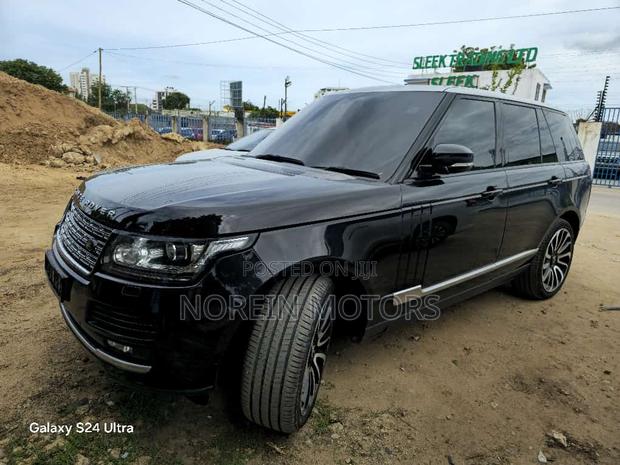 2017 Land Rover Range Rover Vogue Matt Black