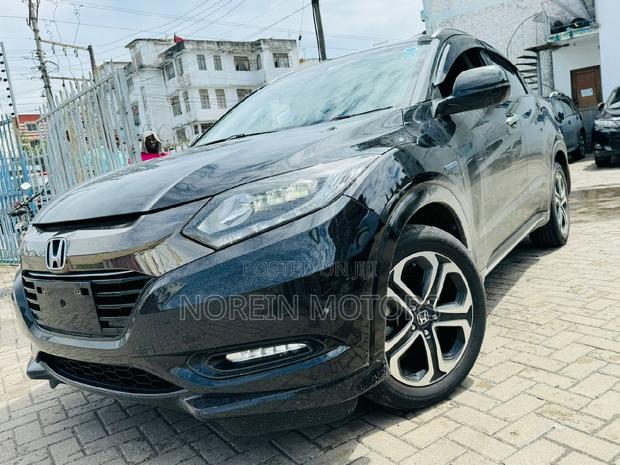 Gray Honda Vezel 2017 - Quality Used Compact SUV