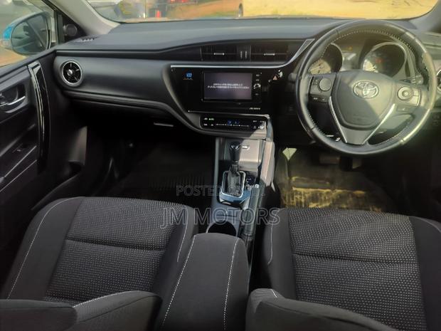 Toyota Auris 2017 Blue