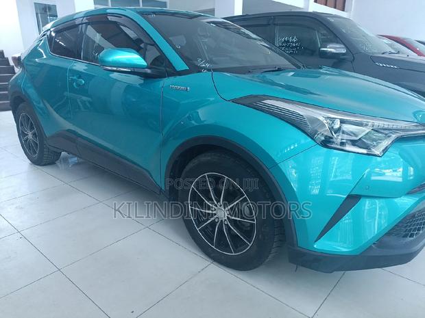 Toyota C-HR 2017 Green