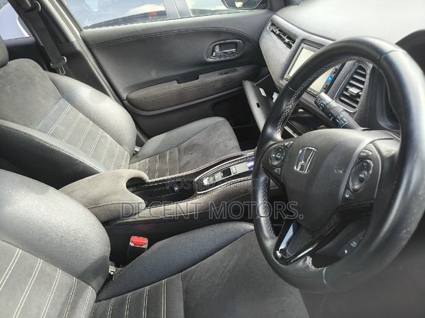 2018 Honda Vezel 1.5 Hybrid 4WD White - Impeccable Condition
