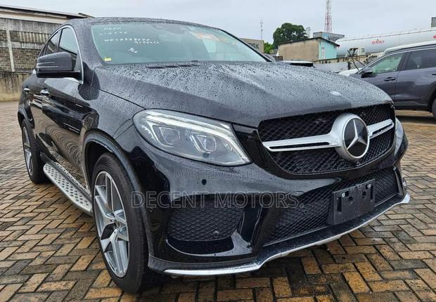2018 Mercedes-Benz GLE 350d 4MATIC in Black - Premium GLE-Class