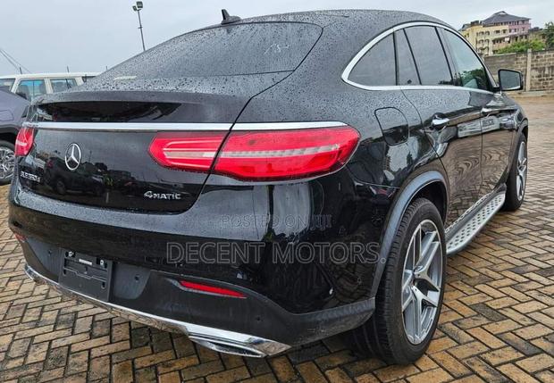 2018 Mercedes-Benz GLE 350d 4MATIC in Black - Premium GLE-Class