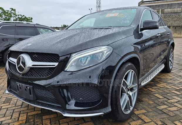 2018 Mercedes-Benz GLE 350d 4MATIC in Black - Premium GLE-Class