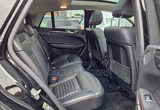 2018 Mercedes-Benz GLE 350d 4MATIC in Black - Premium GLE-Class