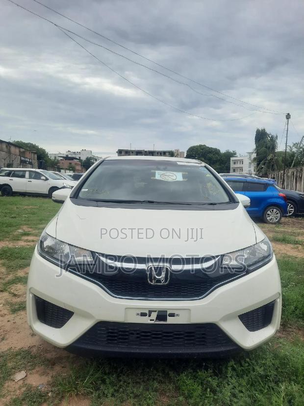 2017 Honda Fit LX White - Quality Compact Vehicle
