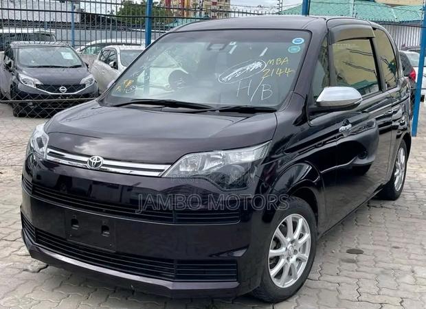 2017 Toyota Spade 1.5 Gray - Quality Used Car Offer