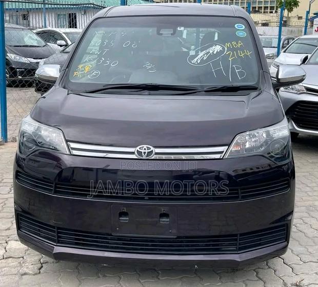 2017 Toyota Spade 1.5 Gray - Quality Used Car Offer