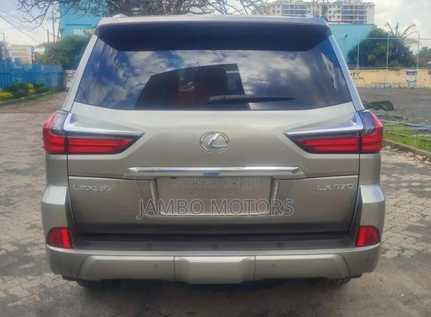 2017 Lexus LX 570 AWD - 5 Seater, Gray