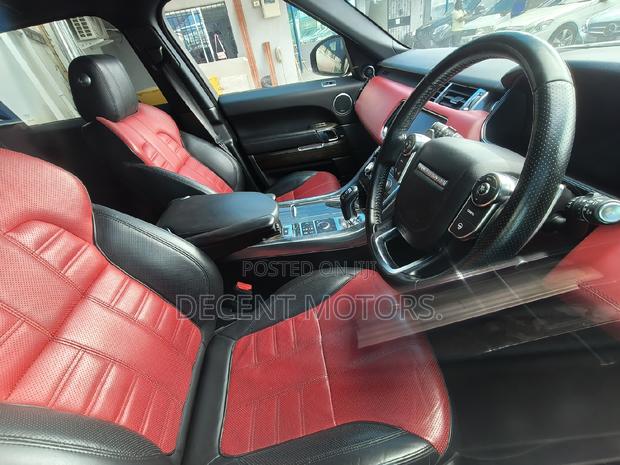 Black 2018 Land Rover Range Rover Sport HSE Td6 - Powerful and Stylish Off-Roader