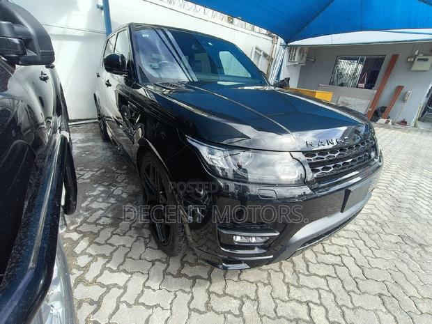 Black 2018 Land Rover Range Rover Sport HSE Td6 - Powerful and Stylish Off-Roader