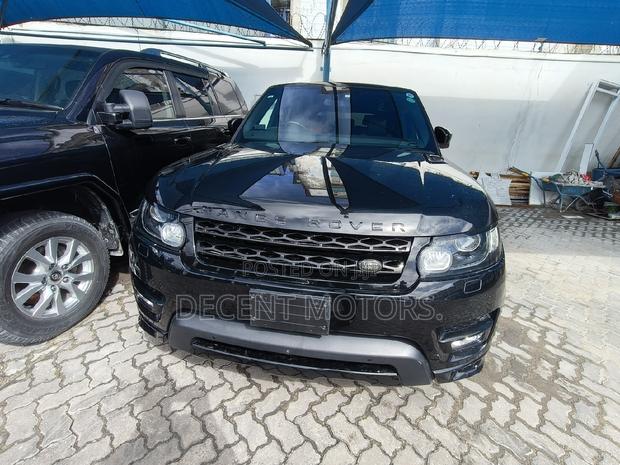 Black 2018 Land Rover Range Rover Sport HSE Td6 - Powerful and Stylish Off-Roader
