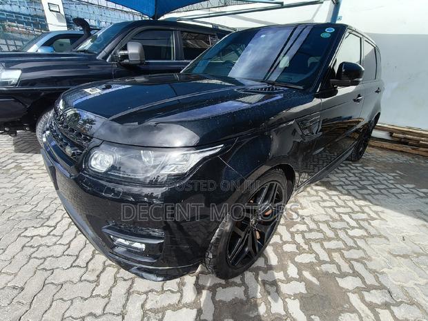 Black 2018 Land Rover Range Rover Sport HSE Td6 - Powerful and Stylish Off-Roader