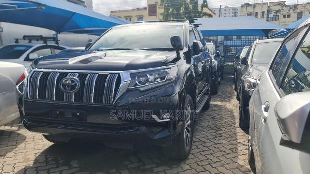 Experience the 2018 Toyota Land Cruiser Prado Black: Unmatched Performance