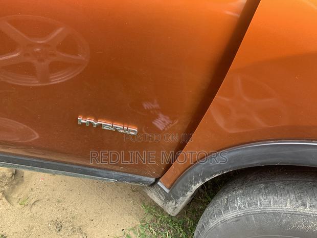 Orange 2017 Nissan X-Trail: Stylish and Capable SUV
