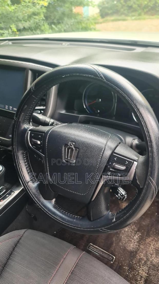 2016 Toyota Crown White Limited