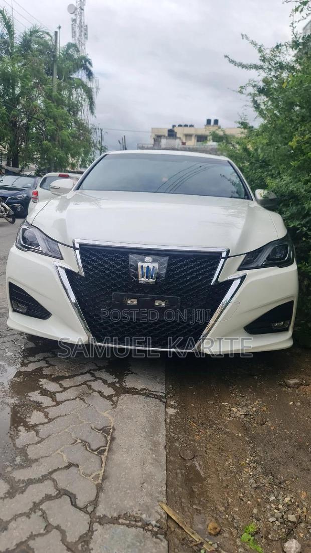 2016 Toyota Crown White Limited