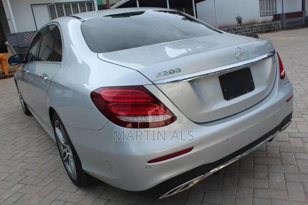 Mercedes-Benz E200 2016 Silver