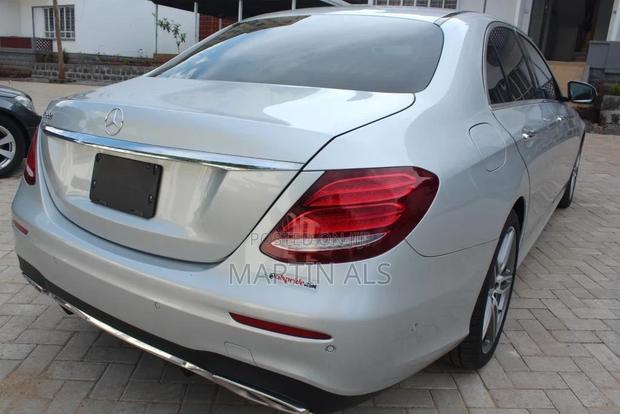 Mercedes-Benz E200 2016 Silver