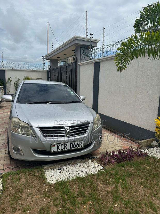 2012 Toyota Premio Silver: Discover the Essence of Sophisticated Driving