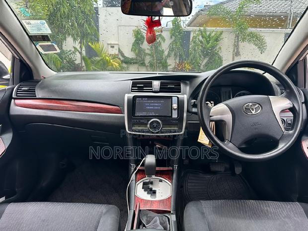 2012 Toyota Premio Silver: Discover the Essence of Sophisticated Driving