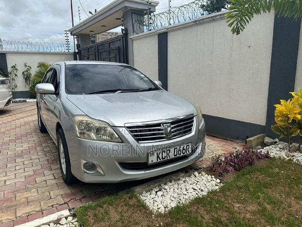 2012 Toyota Premio Silver: Discover the Essence of Sophisticated Driving