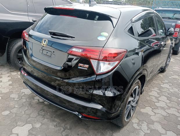 New Black Honda Vezel 2018: Compact SUV with Elegance