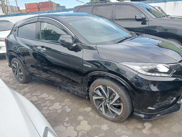 New Black Honda Vezel 2018: Compact SUV with Elegance