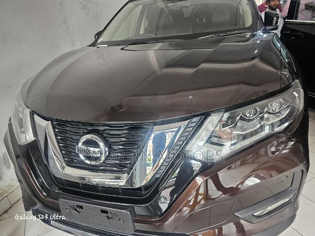 Brown Nissan X-Trail 2018 - Affordable Pre-Owned SUV