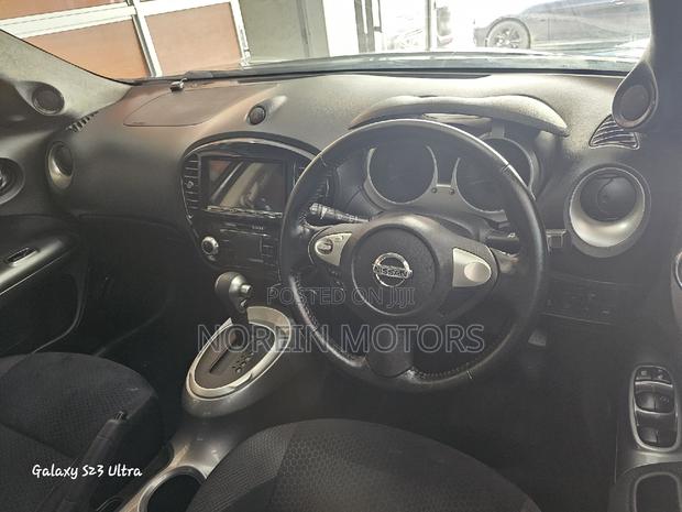 Nissan Juke 2017 Black - Compact SUV for Urban Driving