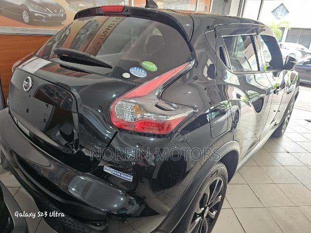 Nissan Juke 2017 Black - Compact SUV for Urban Driving