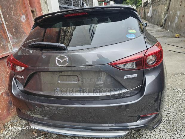 2017 Mazda Axela in Gray - Perfect for Daily Commute