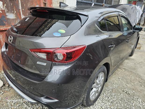 2017 Mazda Axela in Gray - Perfect for Daily Commute